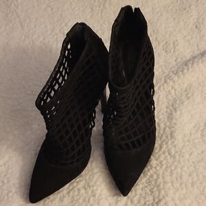 EUC SCHUTZ Black Nubuck Leather/Suede Mesh/Cage Heeled Ankle Boots Size 10